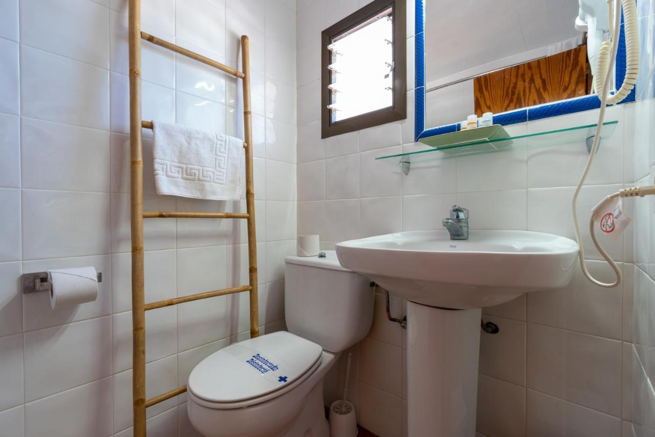 Hostal Restaurante Pou Des Lleo Sant Carles de Peralta Cameră foto