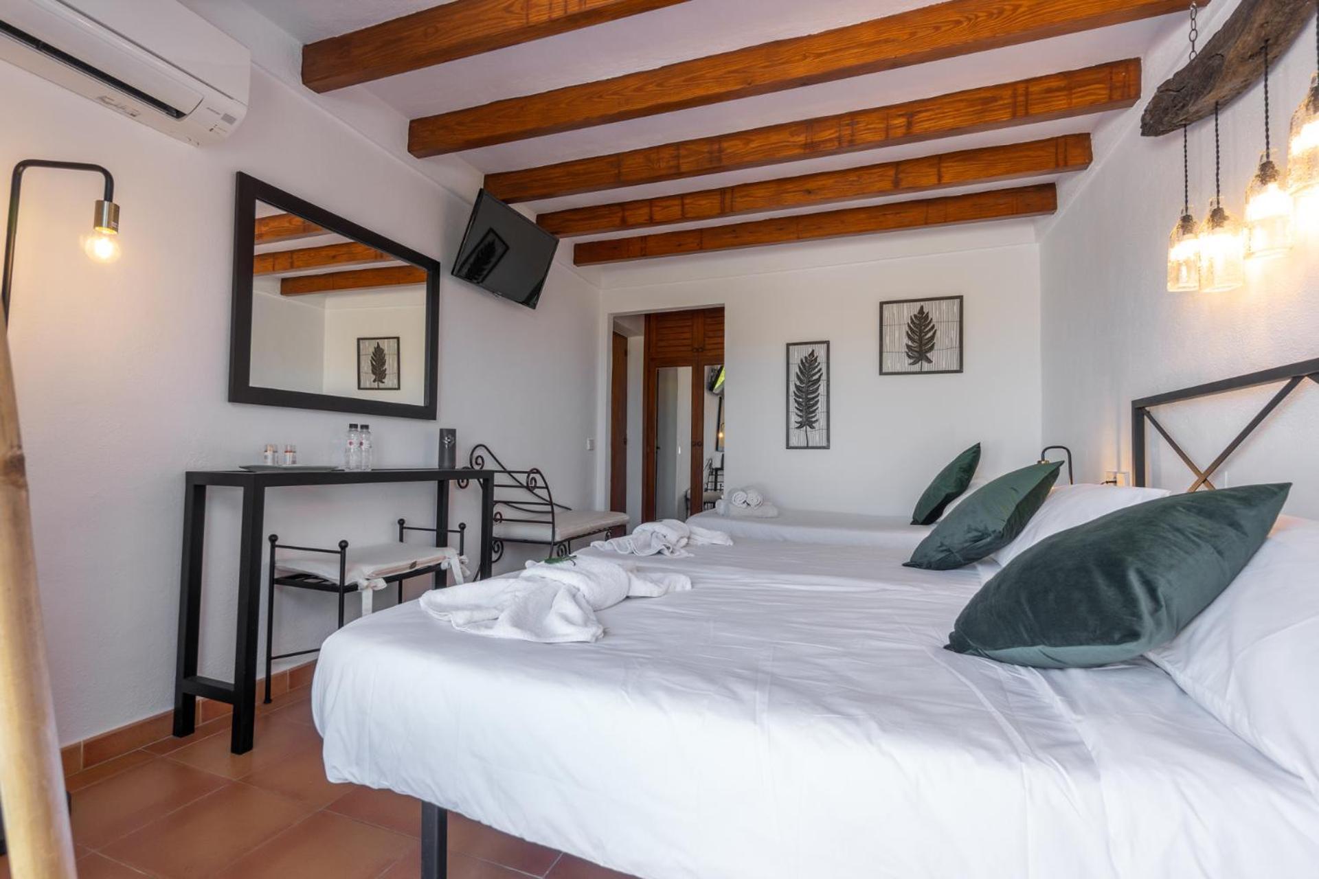 Hostal Restaurante Pou Des Lleo Sant Carles de Peralta Cameră foto